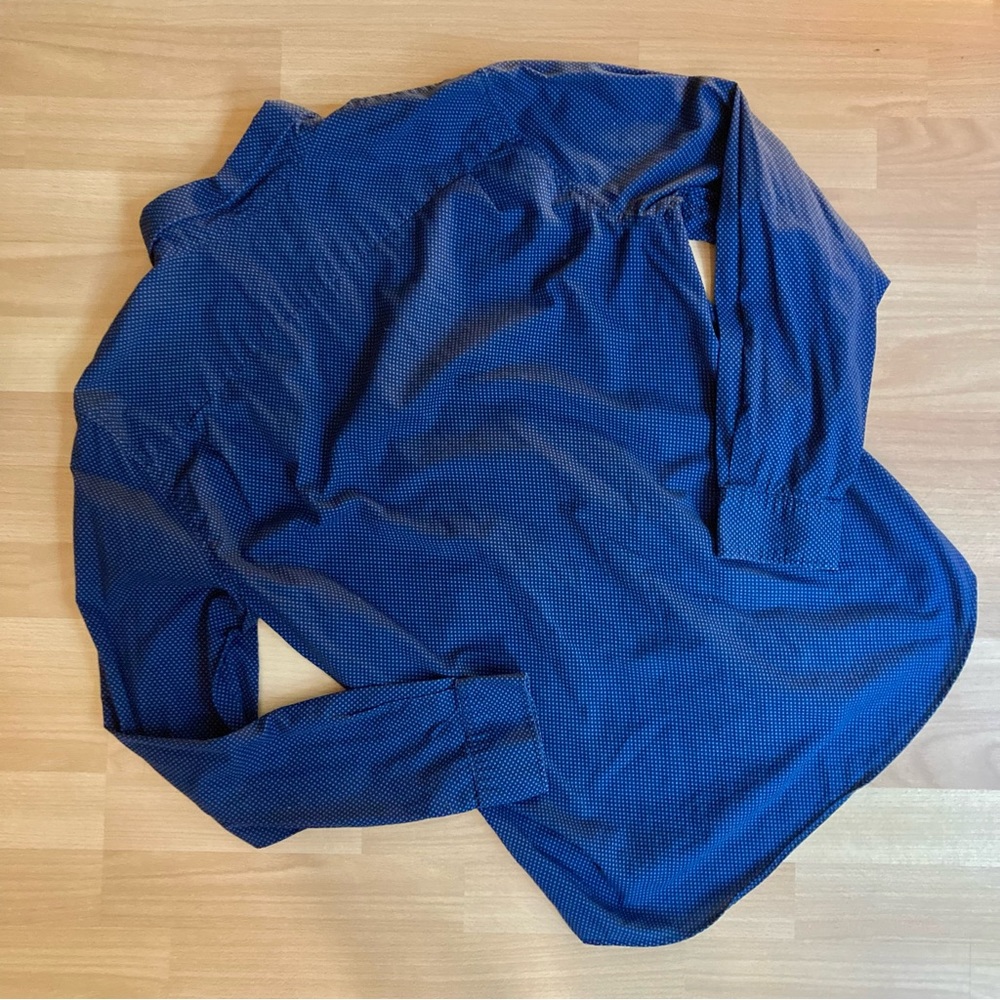 GAP shirt - Picture 2 of 2